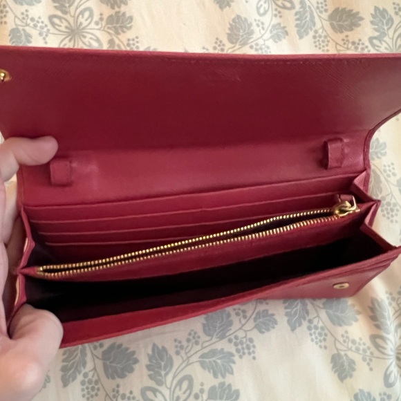 Prada Saffiano Megal Oro Wallet - Picture 4 of 9